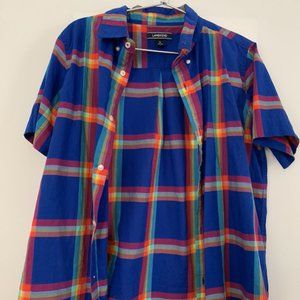 Short sleeve button down